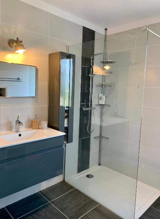 Saint-Étienne-de-Fontbellon Charmante Chambre Dans Une Maison De Campagne المظهر الخارجي الصورة